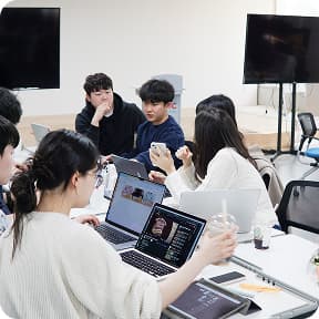 /imgs/crew_photo_1.webp